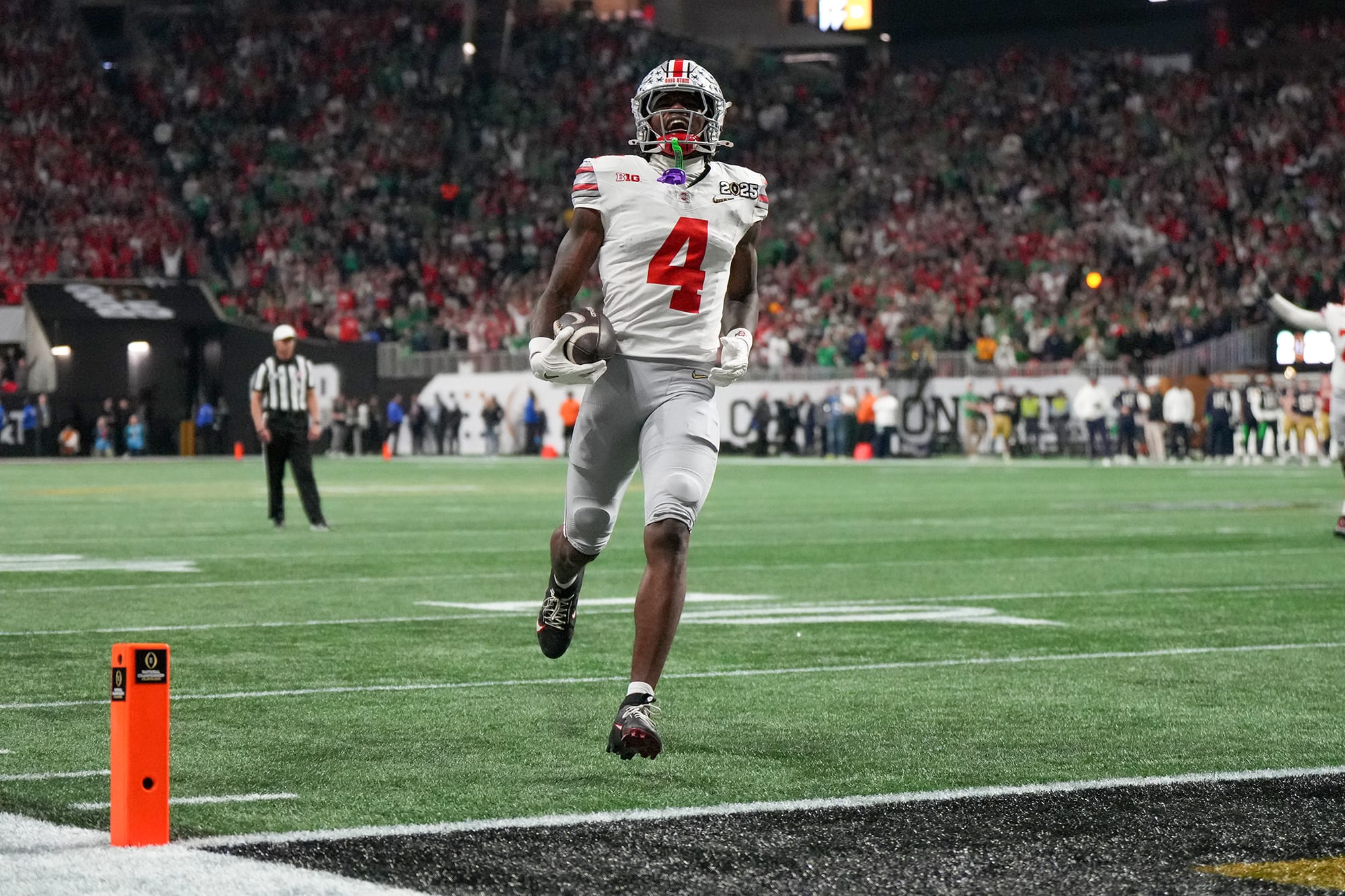 绿联星辰GS2200户外电源